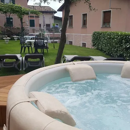 Apartman Casa Lory 12
